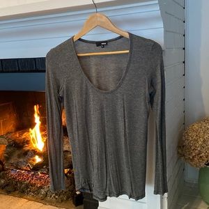 Wilfred free aritzia grey top